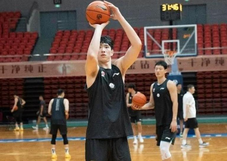 不是青岛队, 很多